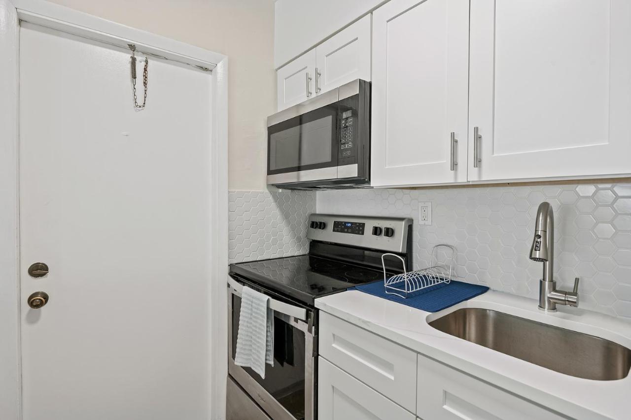 Comfy Bnb W/ King Bed + Work/Travel + Beach 8 Min شاطئ هالانديل المظهر الخارجي الصورة