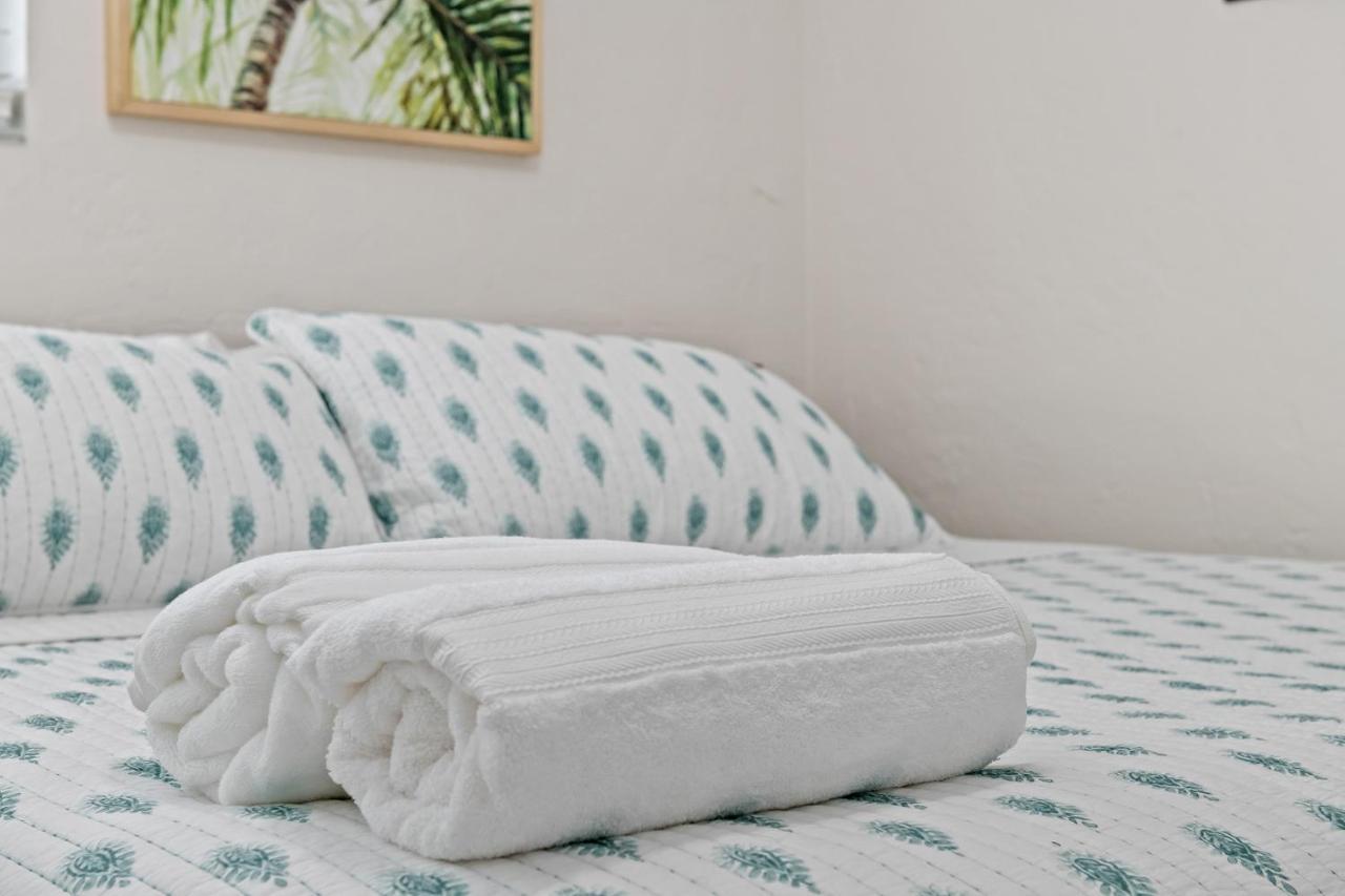 Comfy Bnb W/ King Bed + Work/Travel + Beach 8 Min شاطئ هالانديل المظهر الخارجي الصورة