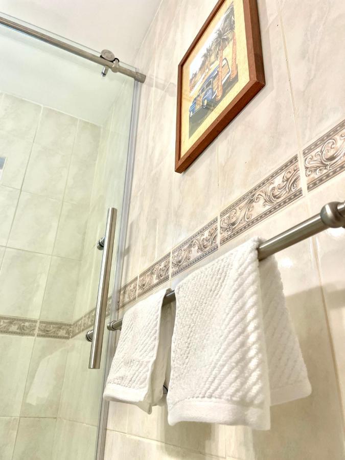 Comfy Bnb W/ King Bed + Work/Travel + Beach 8 Min شاطئ هالانديل المظهر الخارجي الصورة